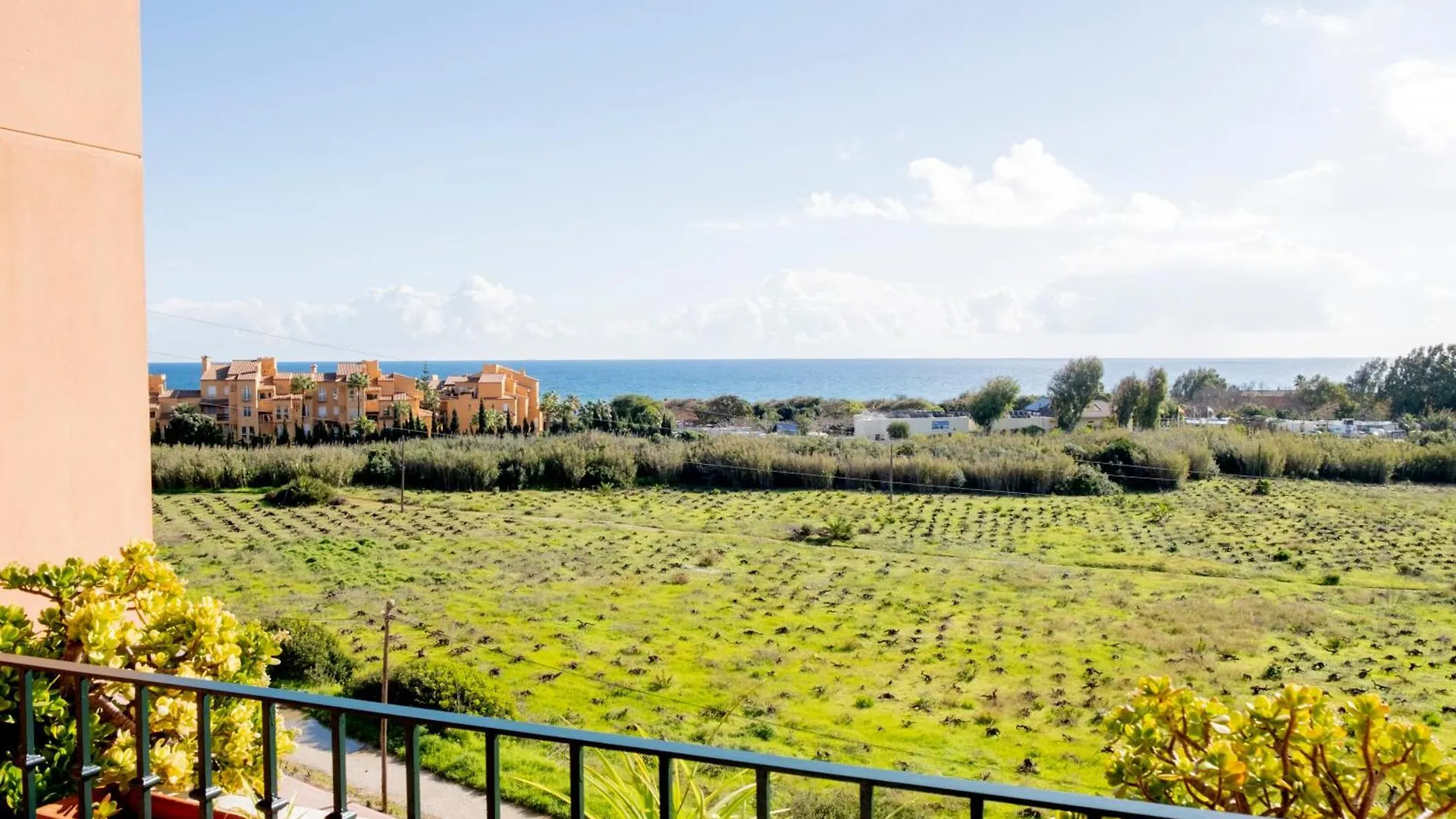 Apartamento Con Vistas Al Mar , Golf Y Vinedos Manilva